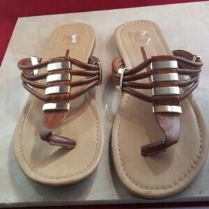 New Directions Thong Sandals Brown & Gold Flip Flops - Size 8.5